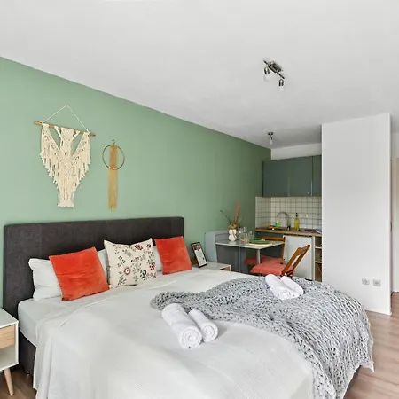 公寓 Sali Homes - Lm1 Cozy In With Ideal Access To A9 *