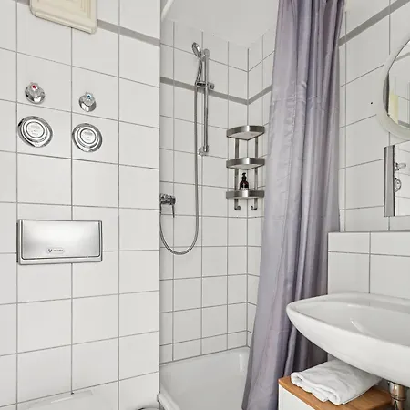 Sali Homes - Lm1 Cozy In With Ideal Access To A9 公寓